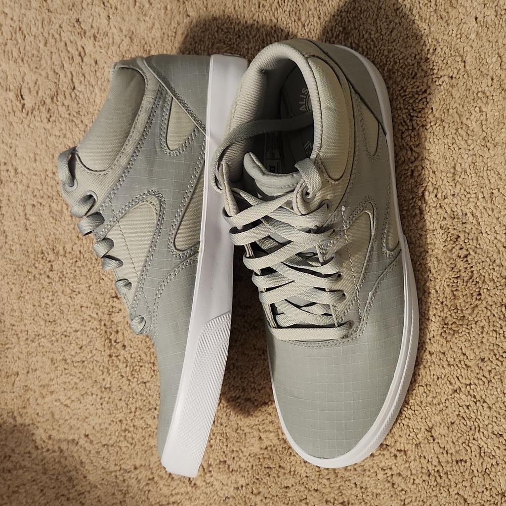 DC Kalis Vulc Mid Skate Scooter Shoe sneaker NWOT